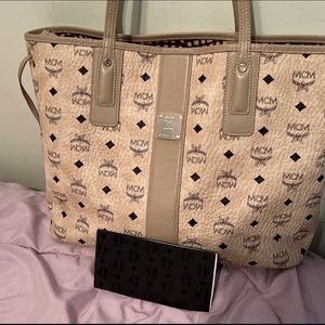 McM reversible Tote